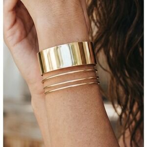 Gold Tone Wide Wire Cuff Bracelet Womens Adjustable‎ Open Band Modern Statement